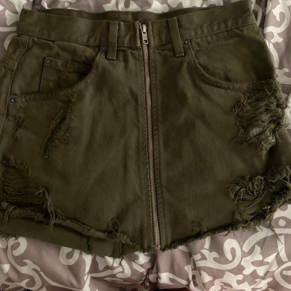 Camar green skirt size 28